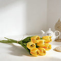 Single-stemmed open tulip D25002