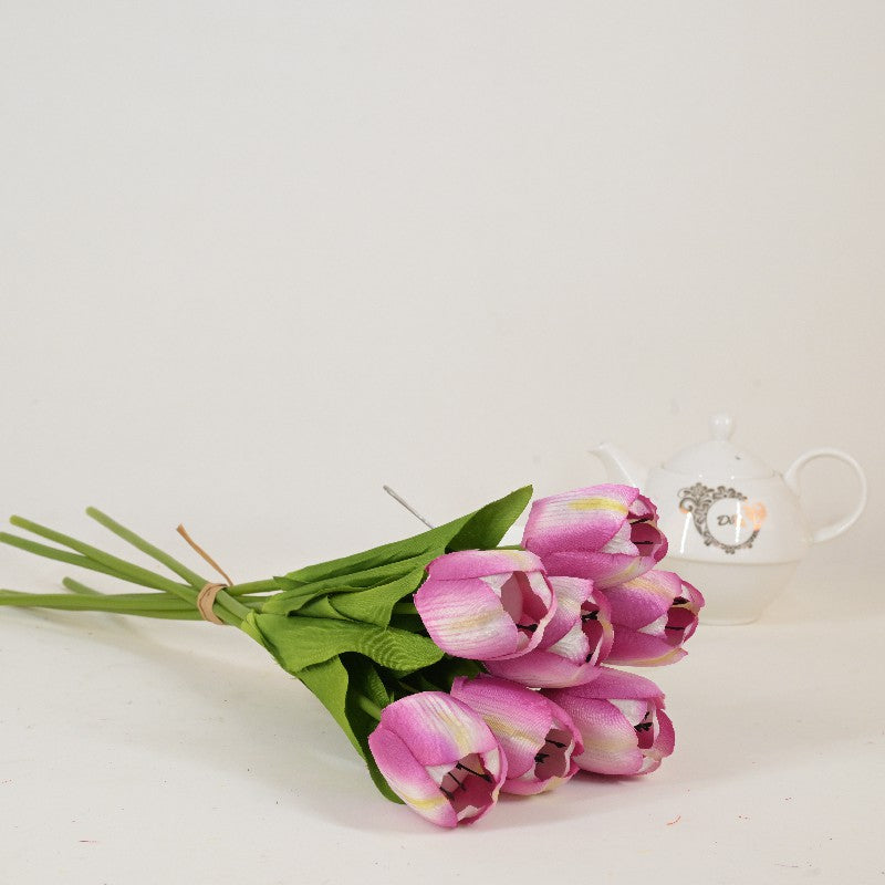 Single-stemmed open tulip D25002