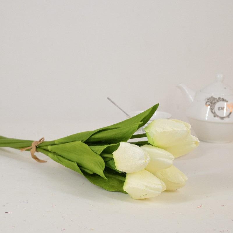 Single-stemmed tulip D25003