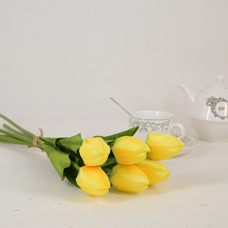 Single-stemmed tulip D25003